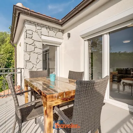 Villa Hlapa-new Modern Near - By Traveler Tourist Agency Krk Gostinjac