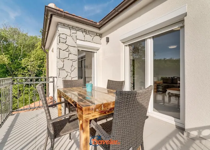 Vila Hlapa-new Modern Near - By Traveler Tourist Agency Krk Gostinjac