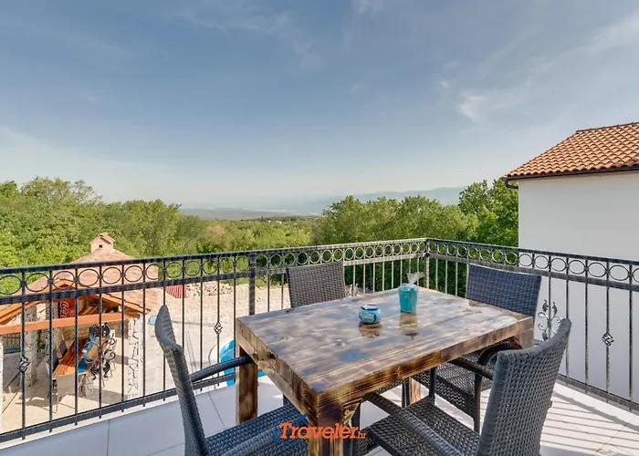 Hlapa-new Modern Near - By Traveler Tourist Agency Krk Vila