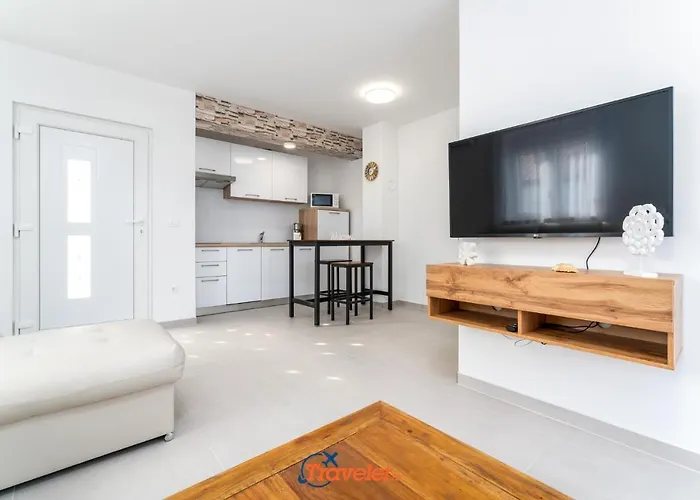 Vila Hlapa-new Modern Near - By Traveler Tourist Agency Krk