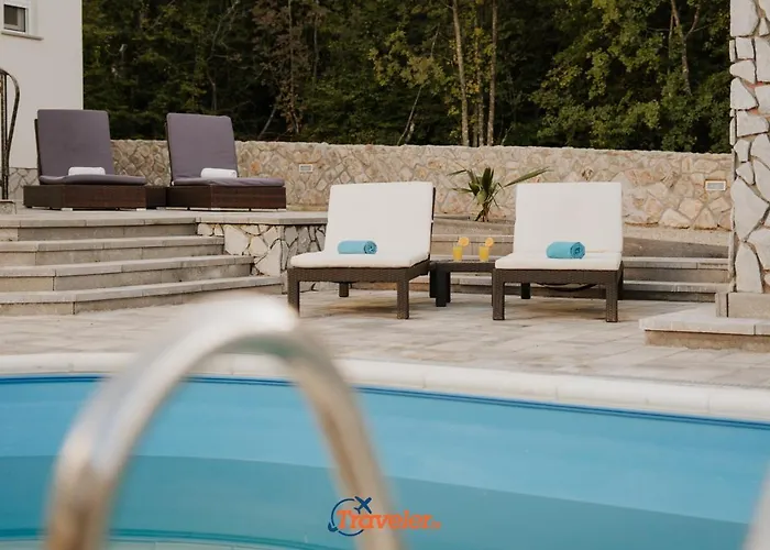 Hlapa-new Modern Near - By Traveler Tourist Agency Krk Vila *