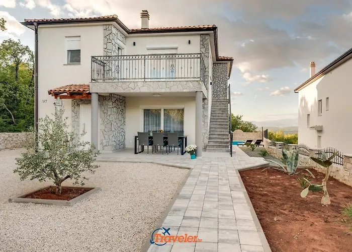 Hlapa-new Modern Near - By Traveler Tourist Agency Krk