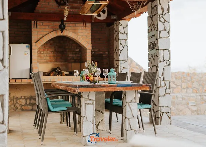 Hlapa-new Modern Near - By Traveler Tourist Agency Krk Vila *