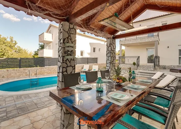 Vila Hlapa-new Modern Near - By Traveler Tourist Agency Krk Gostinjac