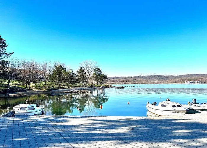 Vila Hlapa-new Modern Near - By Traveler Tourist Agency Krk Gostinjac