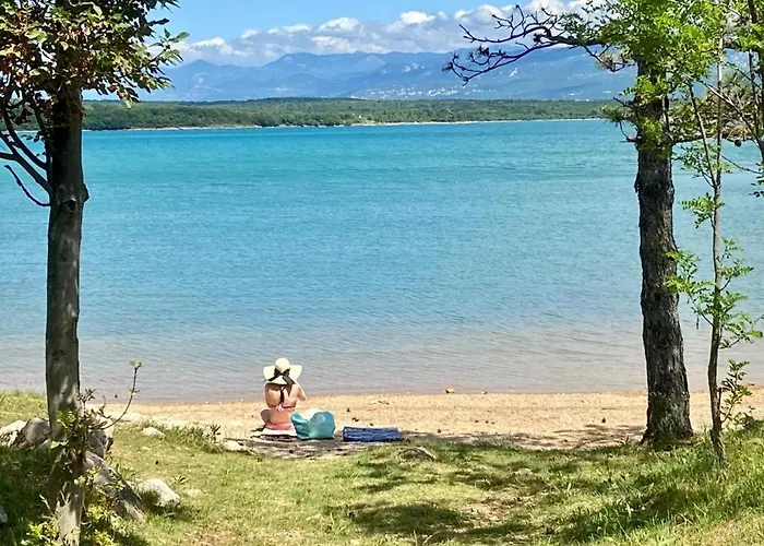 Hlapa-new Modern Near - By Traveler Tourist Agency Krk Vila Gostinjac