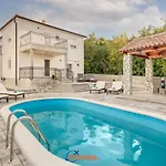 Hlapa-new Modern Near - By Traveler Tourist Agency Krk Villa Gostinjac