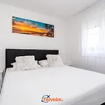 Hlapa-new Modern Near - By Traveler Tourist Agency Krk