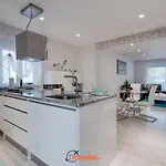Hlapa-new Modern Near - By Traveler Tourist Agency Krk Villa Gostinjac