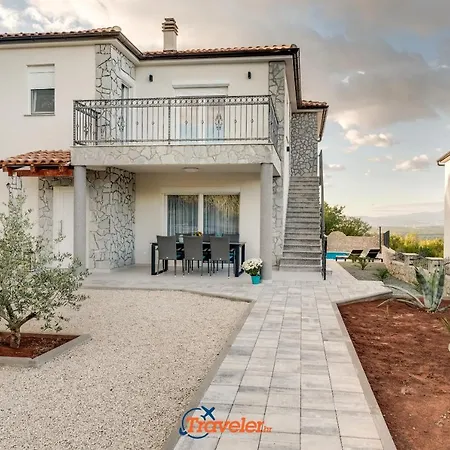 Hlapa-new Modern Near - By Traveler Tourist Agency Krk