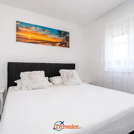 Hlapa-new Modern Near - By Traveler Tourist Agency Krk